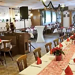 Hotel Zur Krone 3*