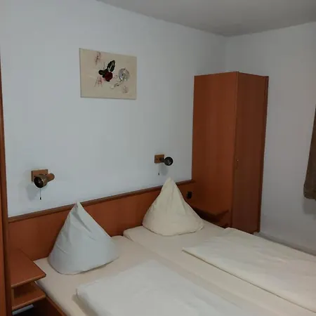 Zur Krone Odenwald-sterne-hotel