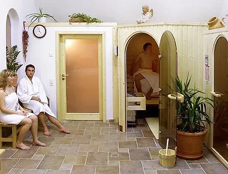 Zur Krone Hotel